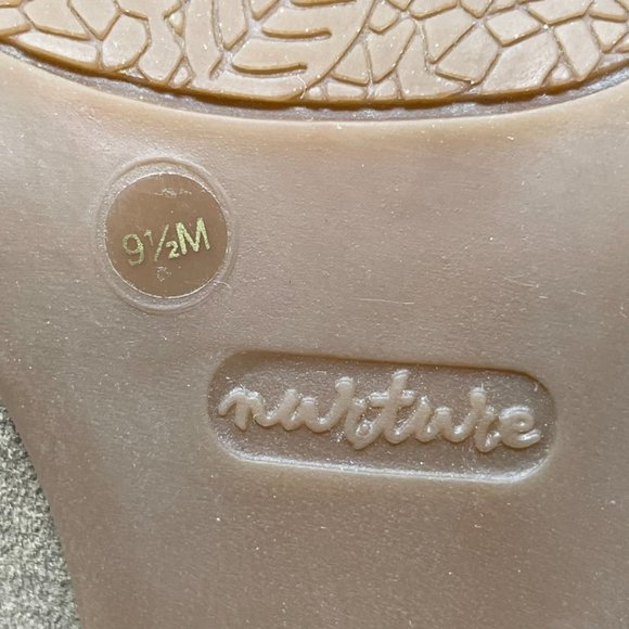 Nurture Womens Tan Taupe Suded Padded Comfort  Heel Pump  size 9.5 - Picture 7 of 8